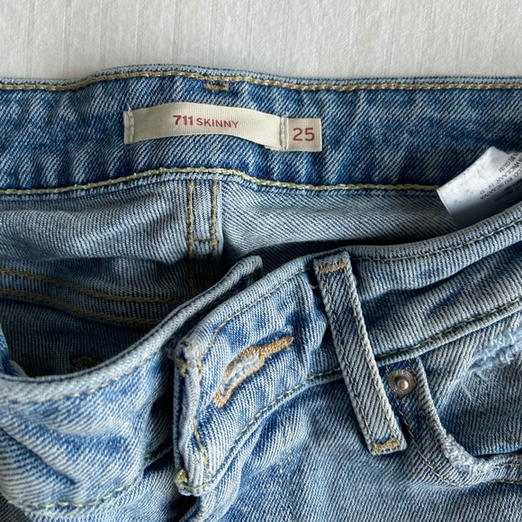 Levi Jeans - Picture 2 of 4